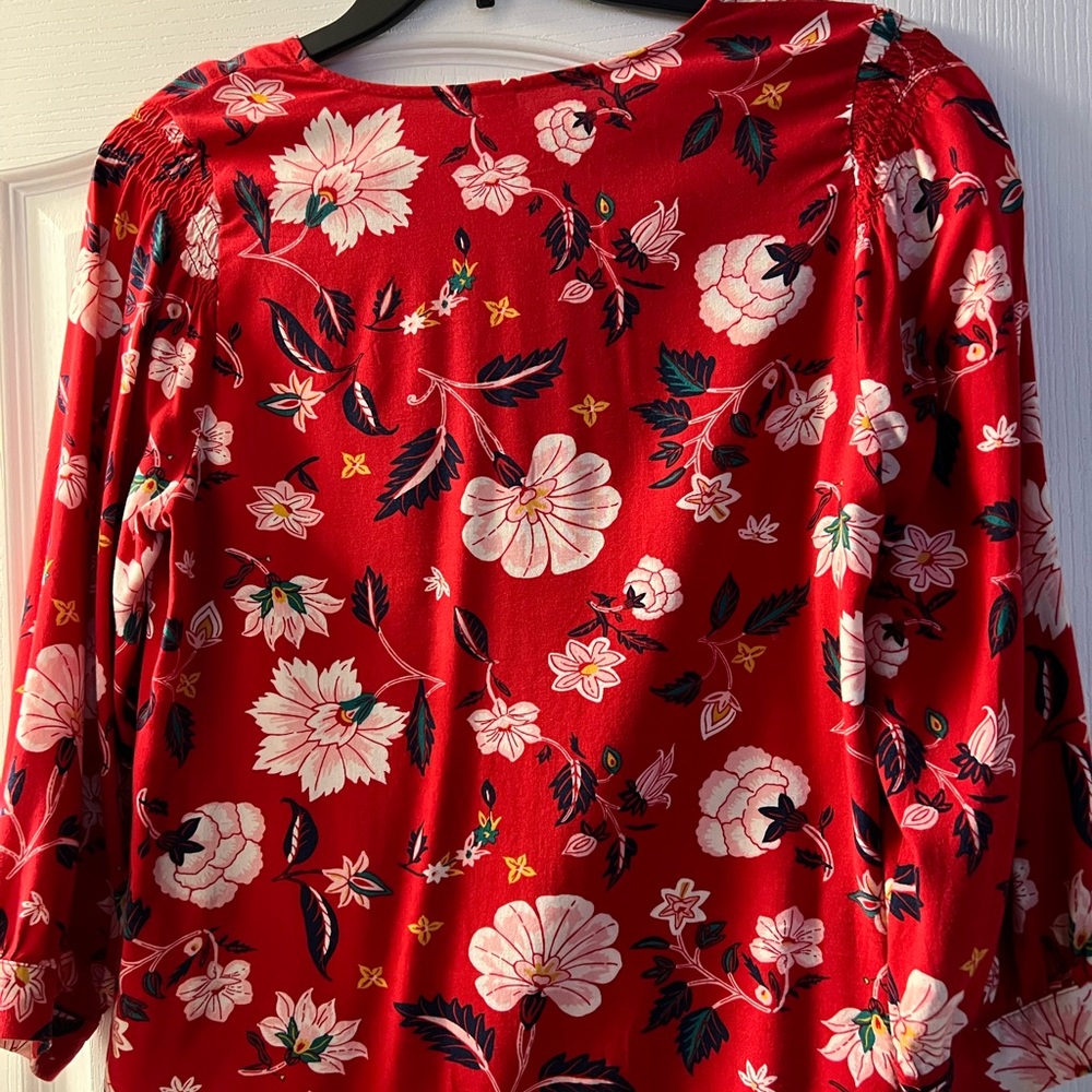 Tops - Picture 2 of 4